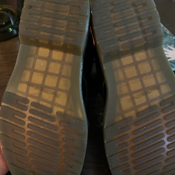 Dr. I Martens 1460 Women’s Smooth Leather Lace Up Boots - Picture 5 of 6